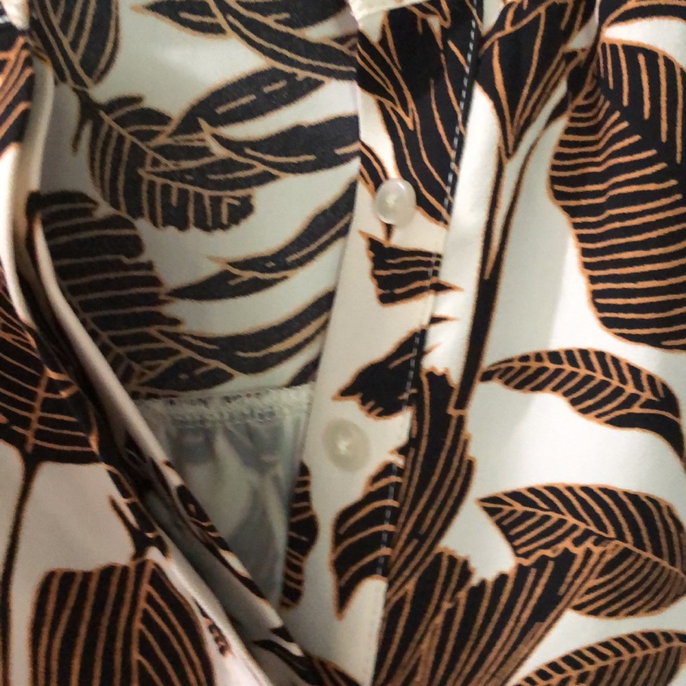 Ann Taylor top. Med - Picture 3 of 8